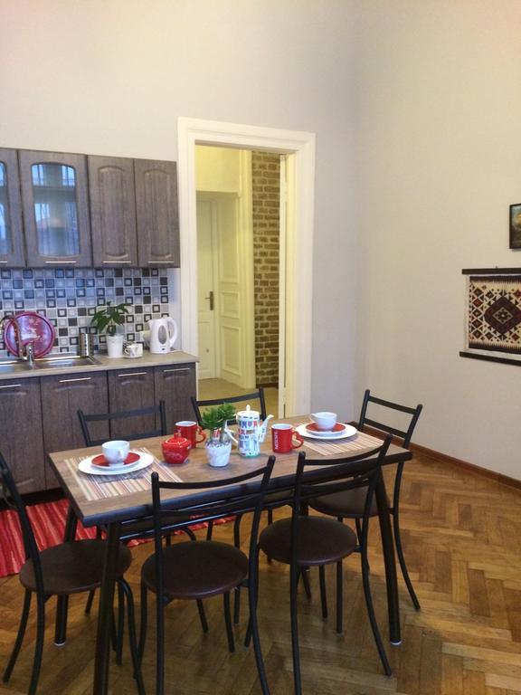 Apartment On Tabidze 3/5 Tbilisi Ngoại thất bức ảnh