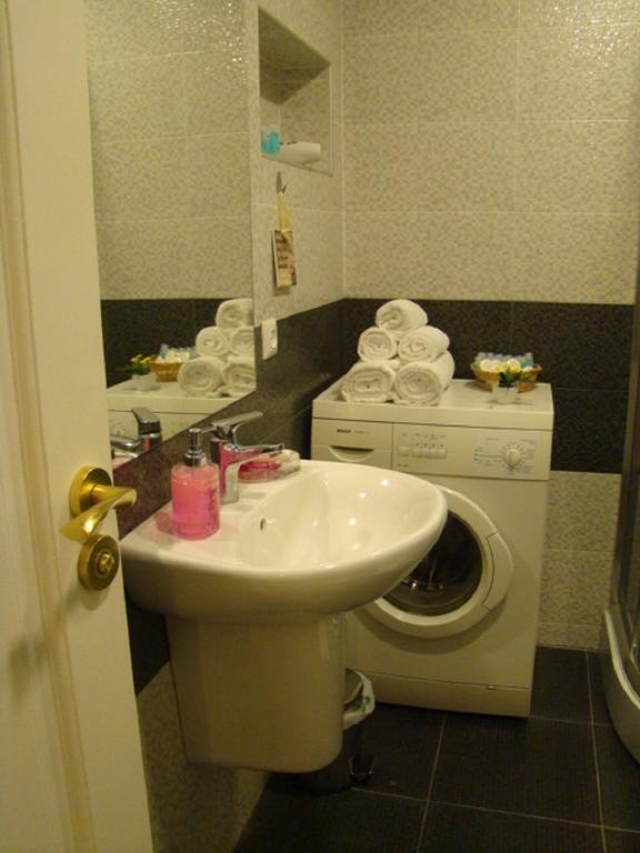 Apartment On Tabidze 3/5 Tbilisi Ngoại thất bức ảnh